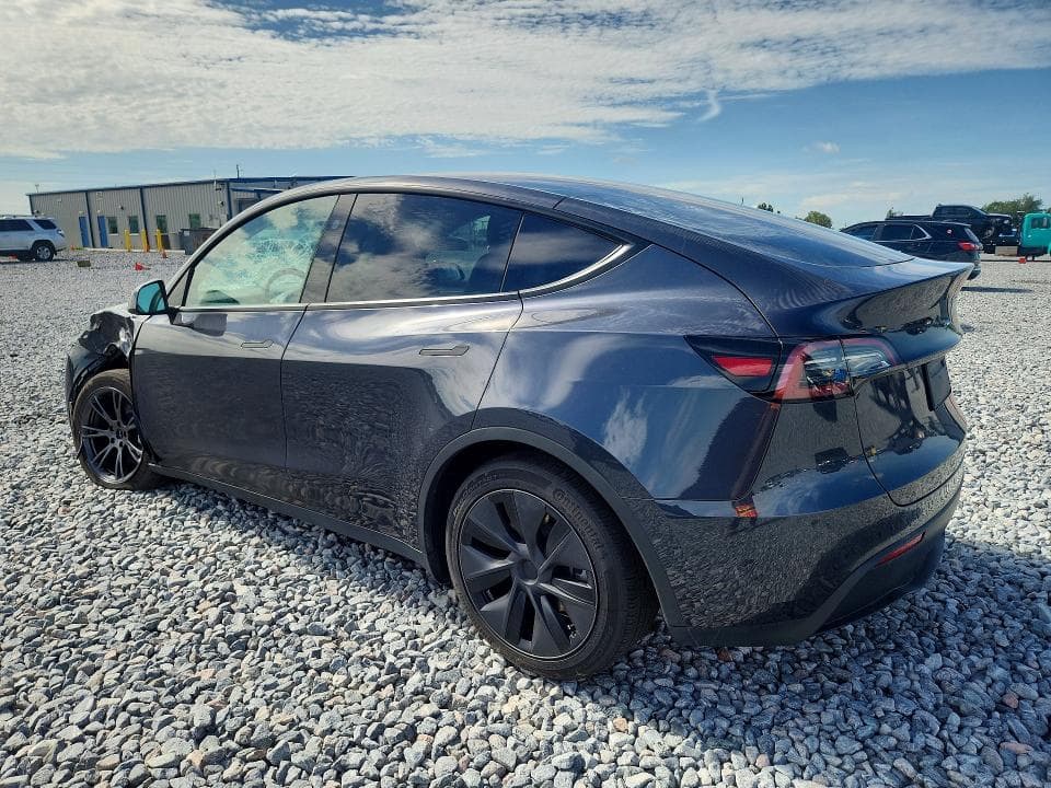 2025 TESLA MODEL Y 2