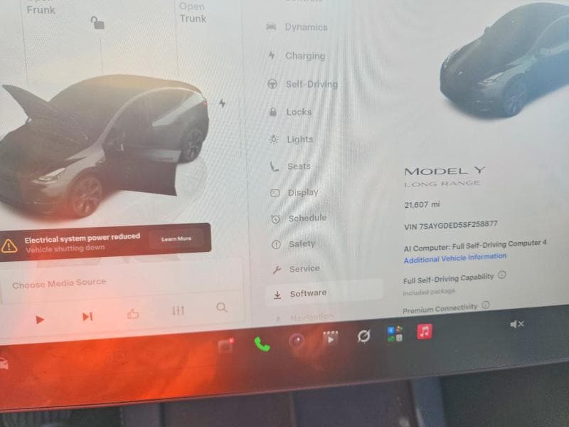 2025 TESLA MODEL Y 9