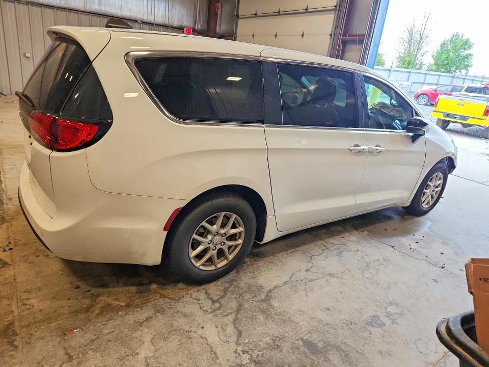 2026 CHRYSLER VOYAGER LX 3