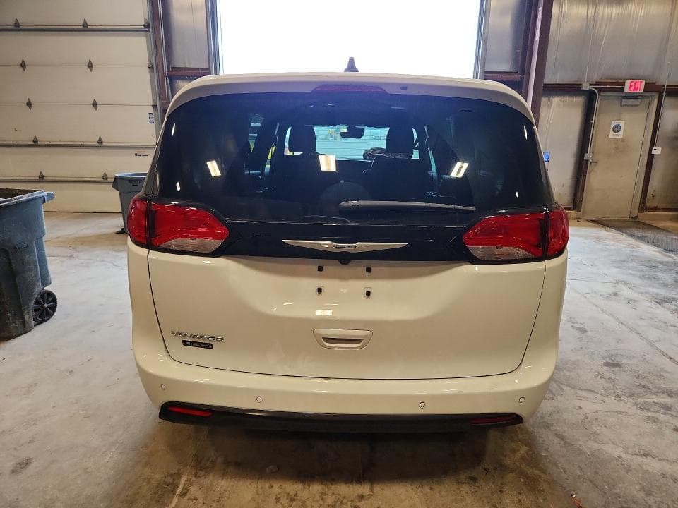 2026 CHRYSLER VOYAGER LX 6