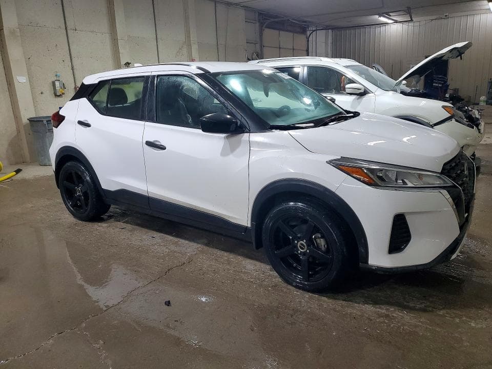 2021 NISSAN KICKS S 4