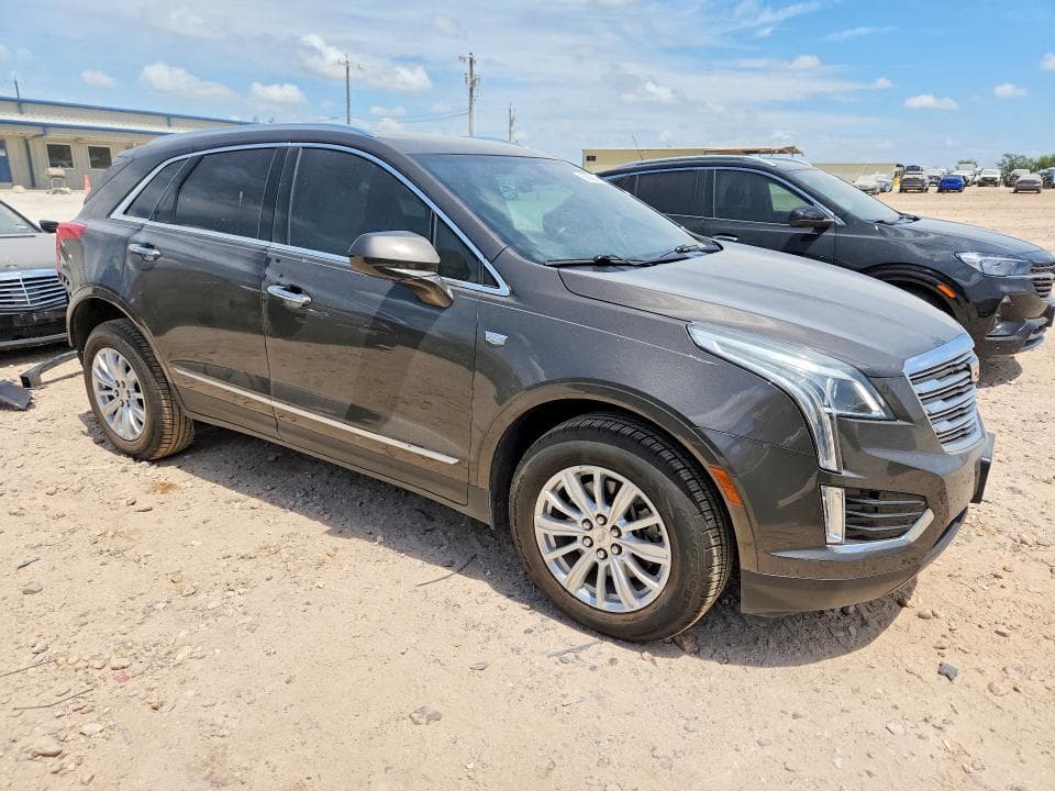 2019 CADILLAC XT5 4