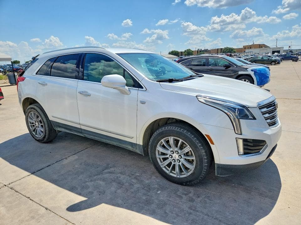 2017 CADILLAC XT5 4
