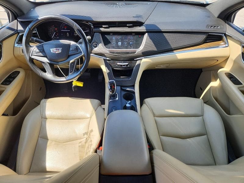 2017 CADILLAC XT5 8