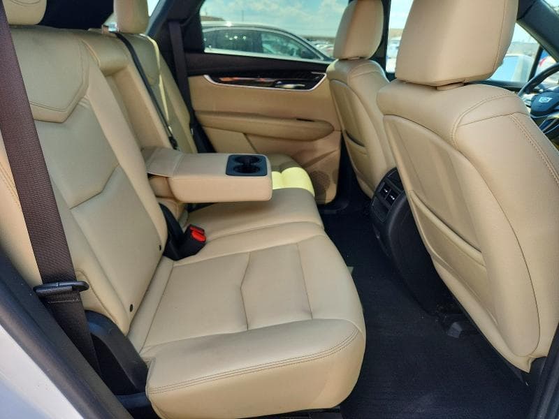 2017 CADILLAC XT5 10