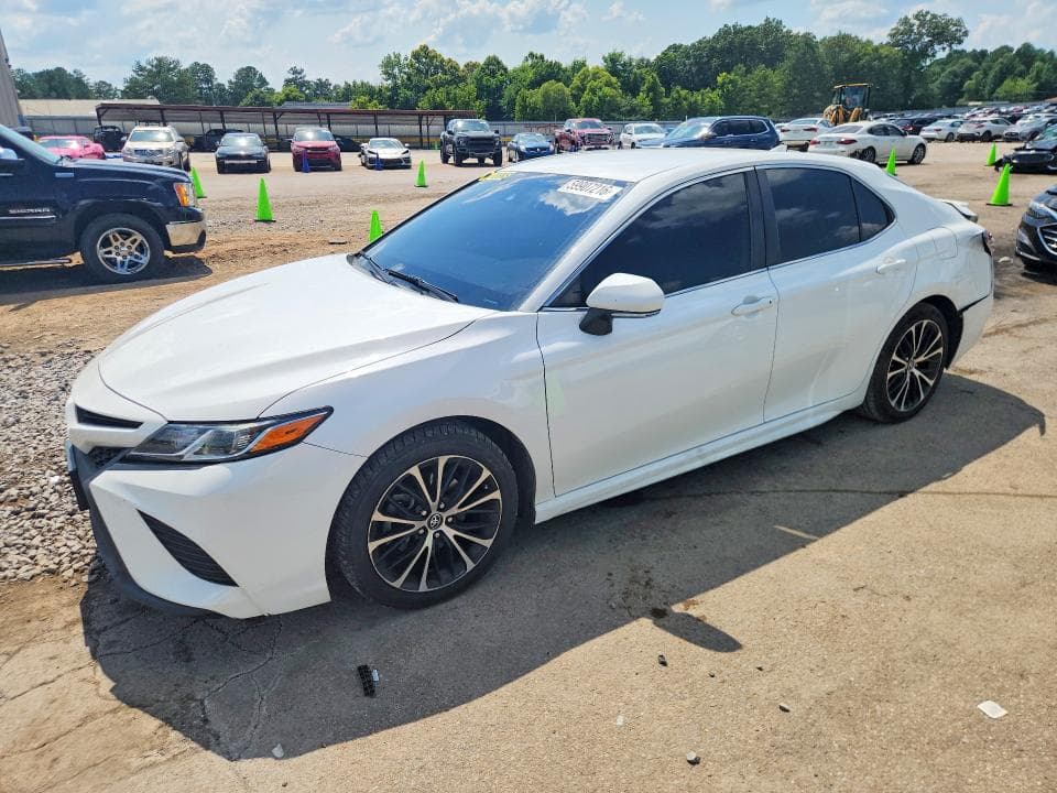 2019 TOYOTA CAMRY SE - 1