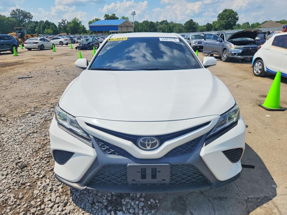 2019 TOYOTA CAMRY SE 5