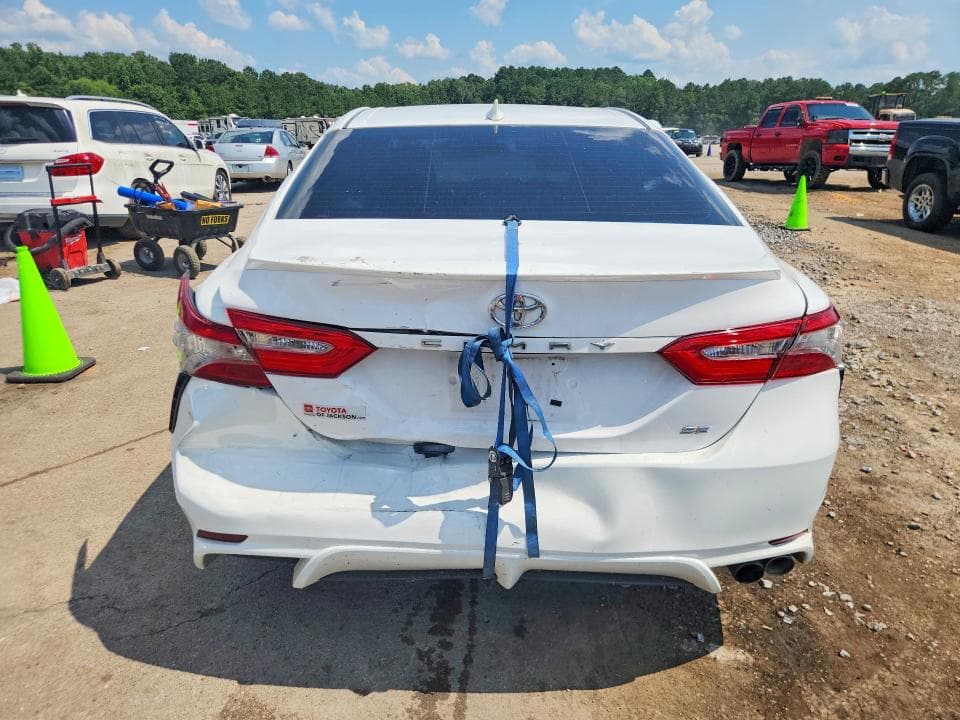 2019 TOYOTA CAMRY SE 6