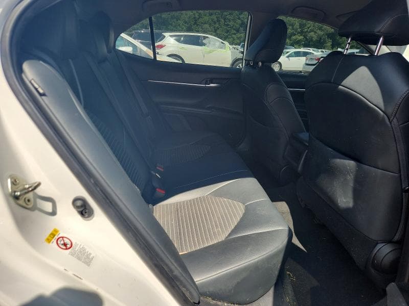 2019 TOYOTA CAMRY SE 10
