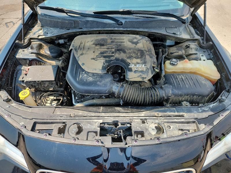 2019 CHRYSLER 300 LIMITED 11