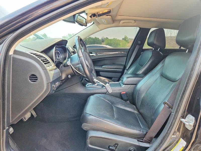 2019 CHRYSLER 300 LIMITED 7