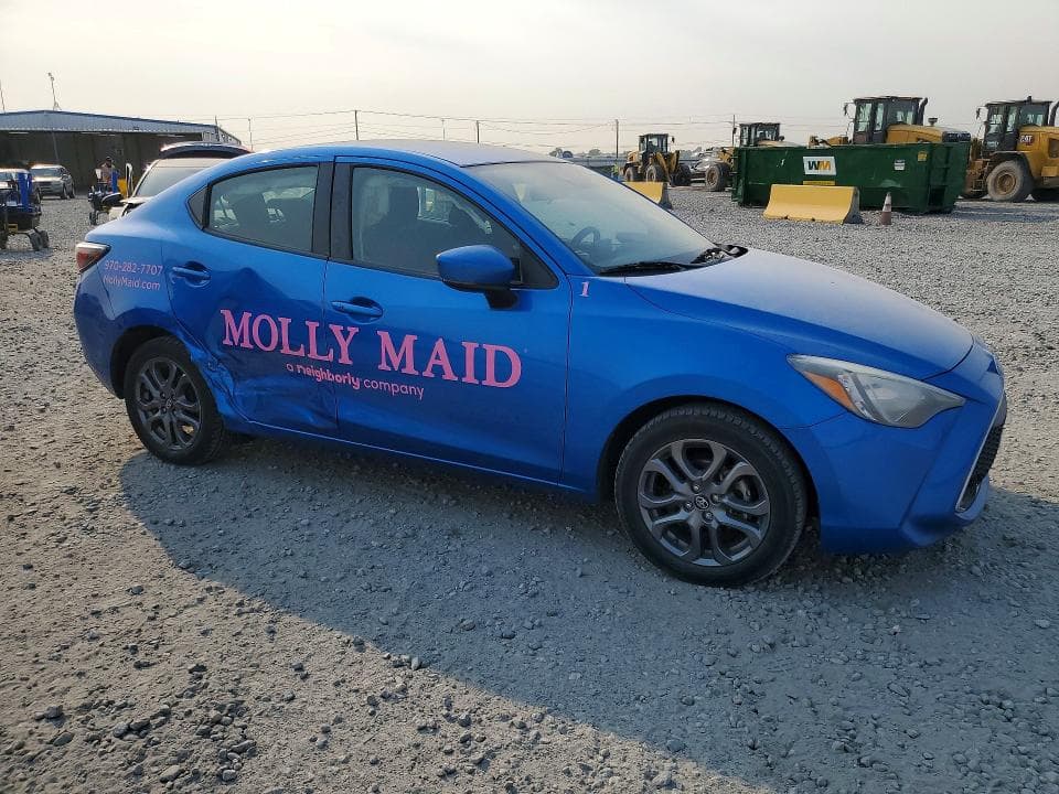 2019 TOYOTA YARIS LE 4