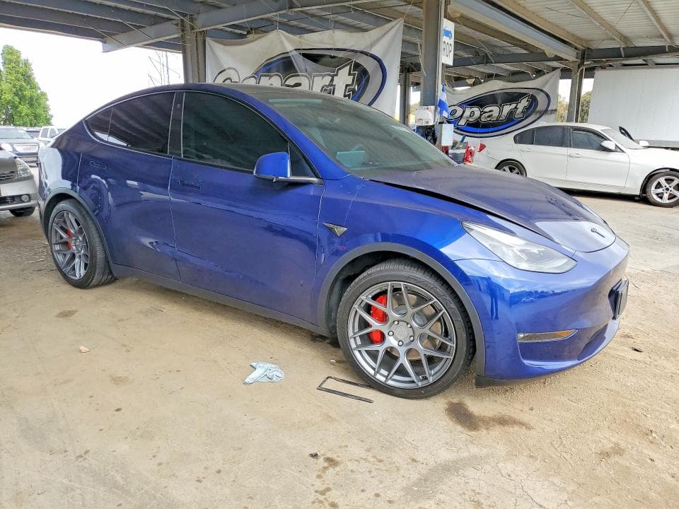 2023 TESLA MODEL Y 4
