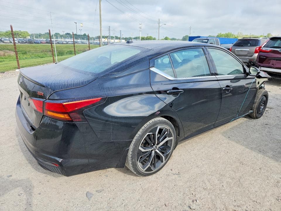 2024 NISSAN ALTIMA SR 3