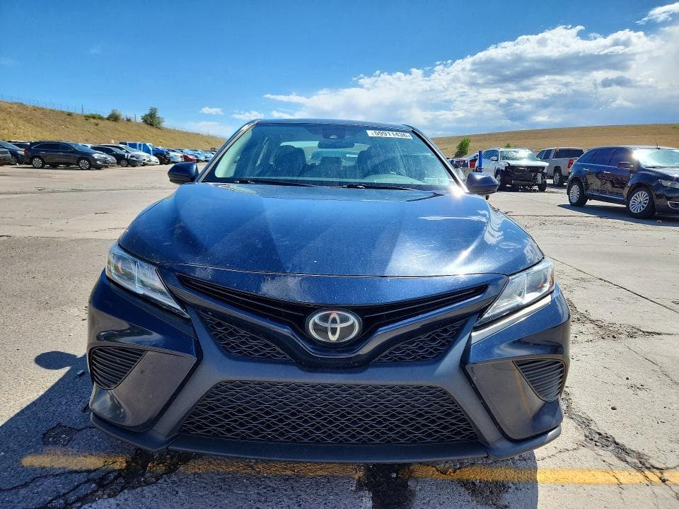 2020 TOYOTA CAMRY SE 5