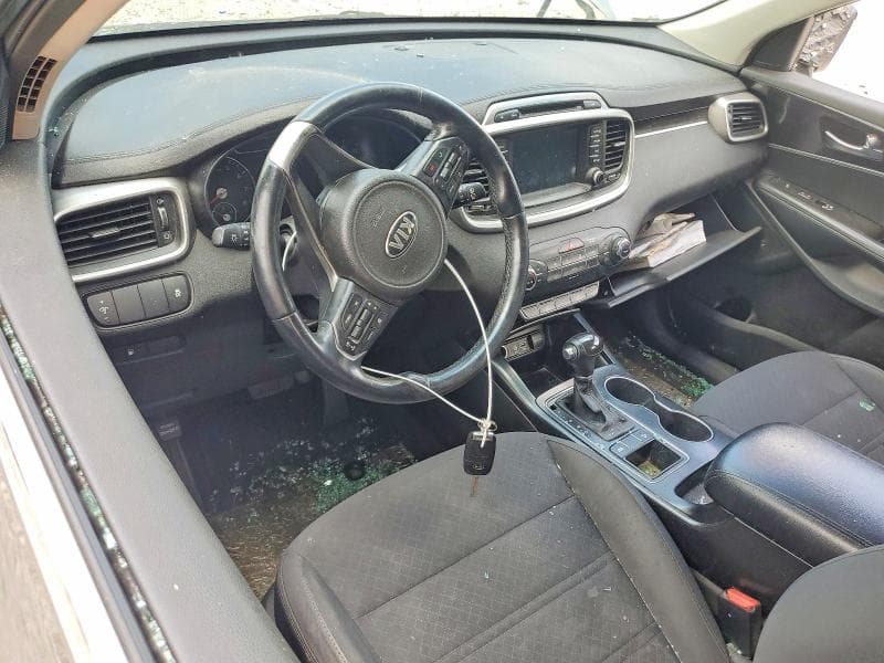 2017 KIA SORENTO LX 8