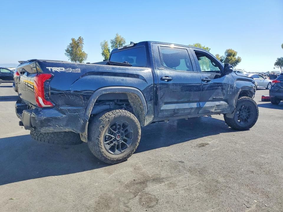 2025 TOYOTA TUNDRA LIMITED 3