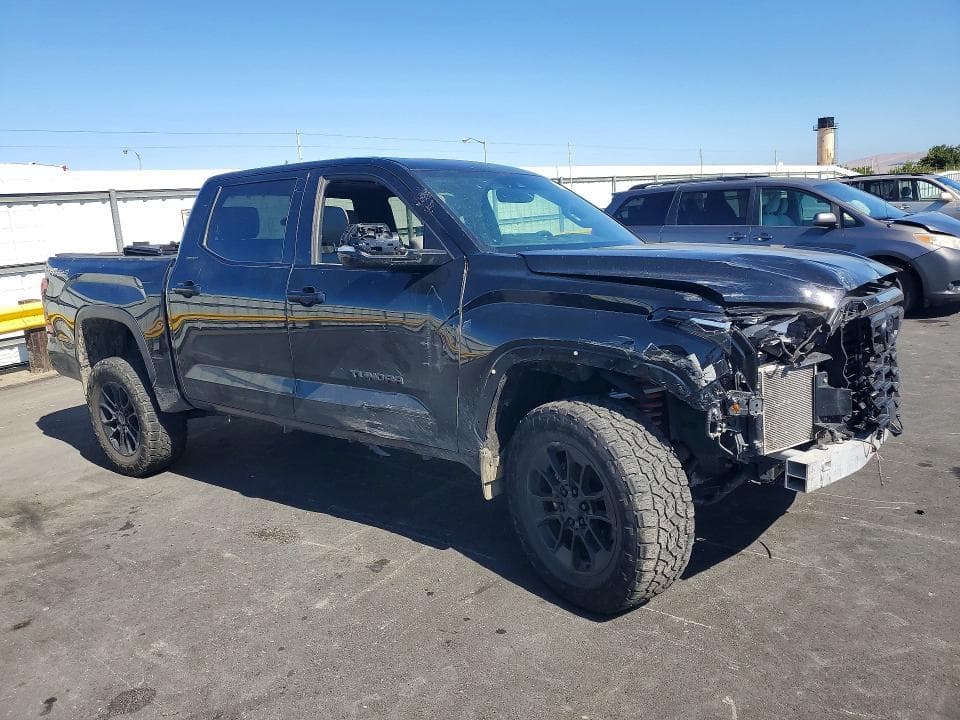 2025 TOYOTA TUNDRA LIMITED 4