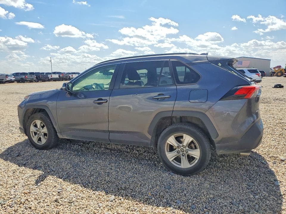 2019 TOYOTA RAV4 XLE 2