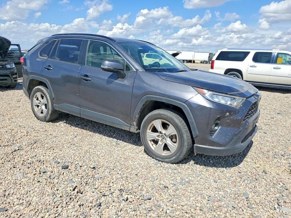 2019 TOYOTA RAV4 XLE 4
