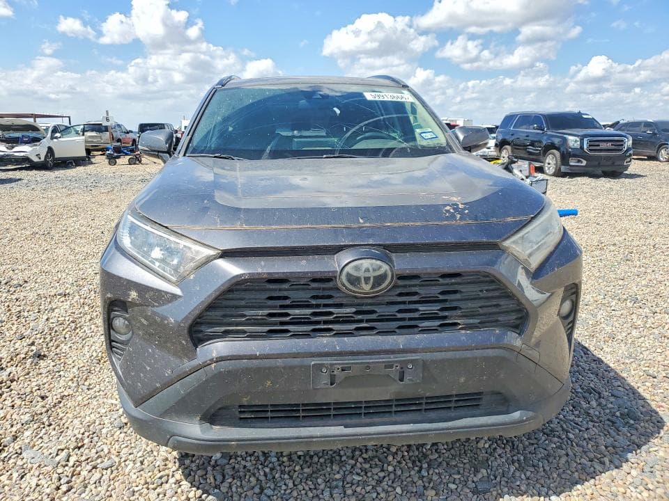 2019 TOYOTA RAV4 XLE 5