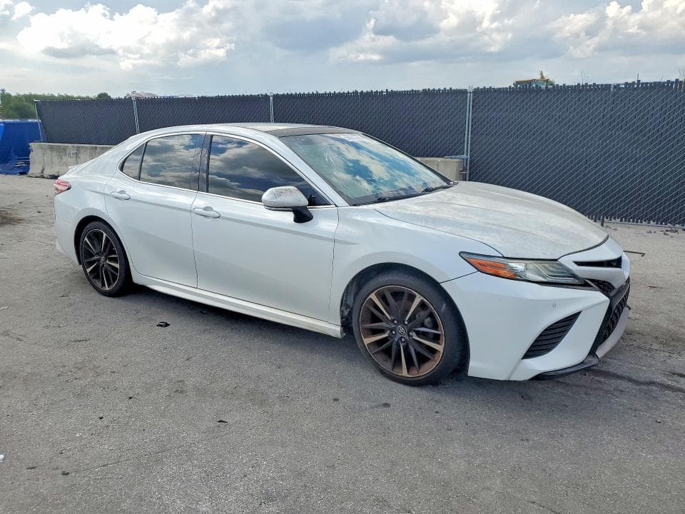 2018 TOYOTA CAMRY XSE XSE 4