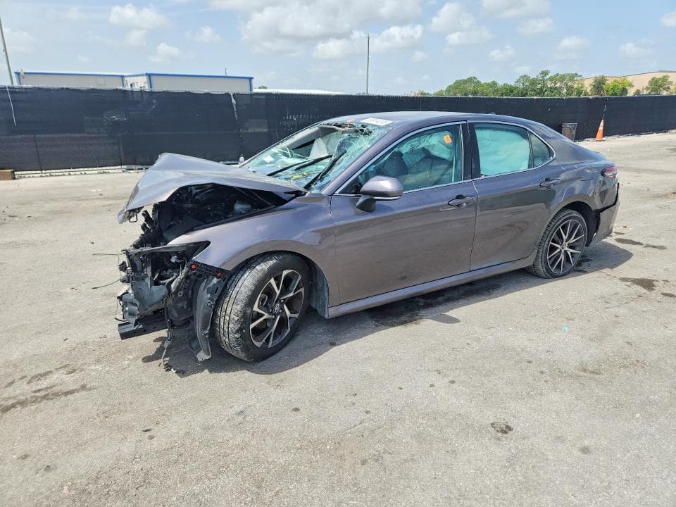 2022 TOYOTA CAMRY XLE XLE - 1