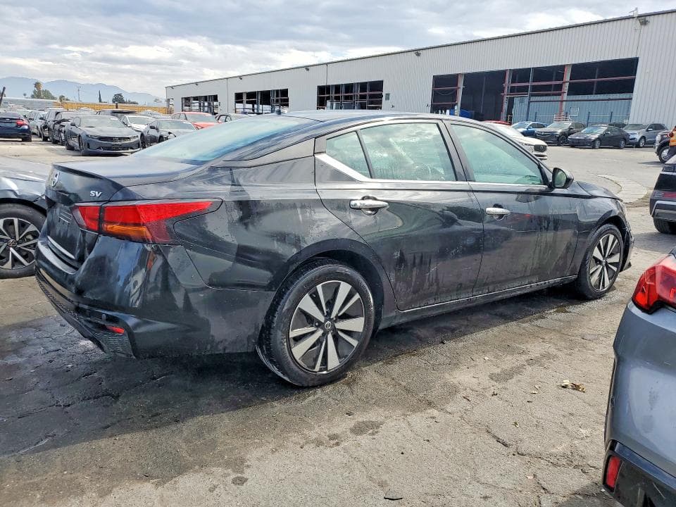 2021 NISSAN ALTIMA SV 3