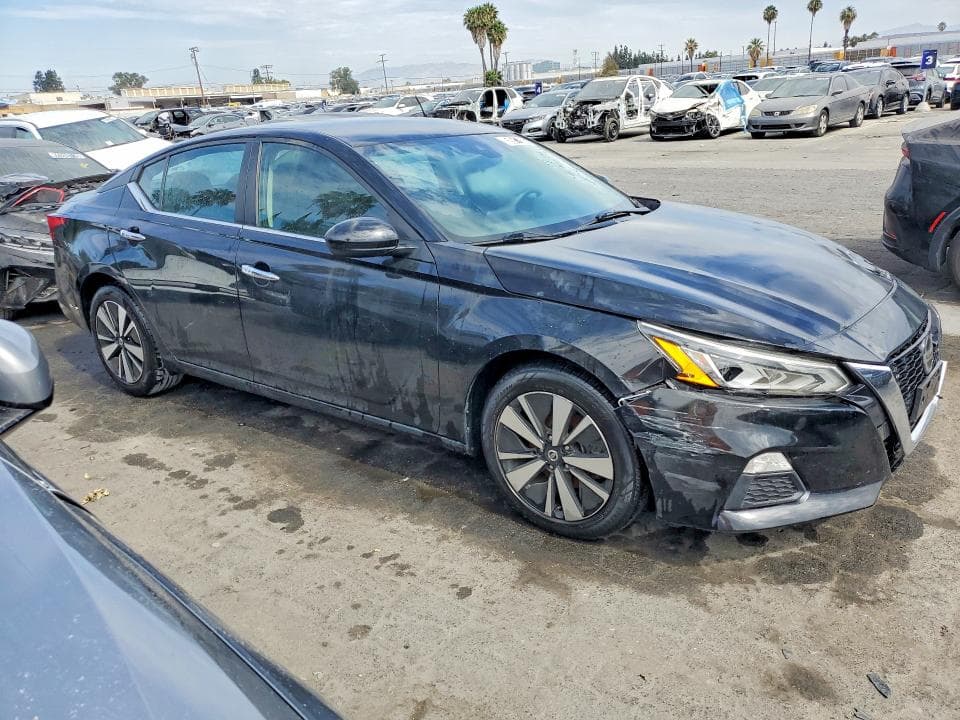 2021 NISSAN ALTIMA SV 4