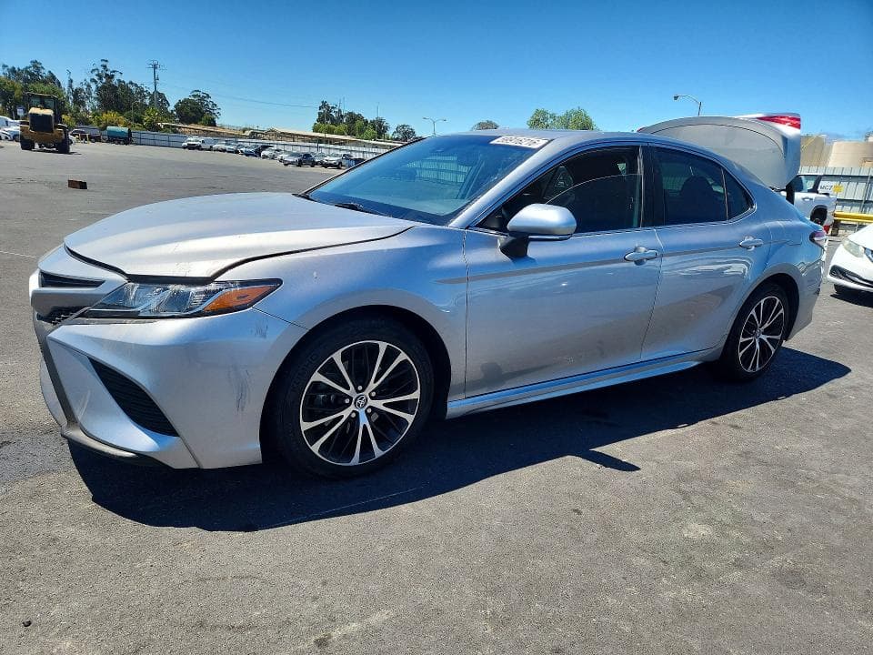 2019 TOYOTA CAMRY LE - 1