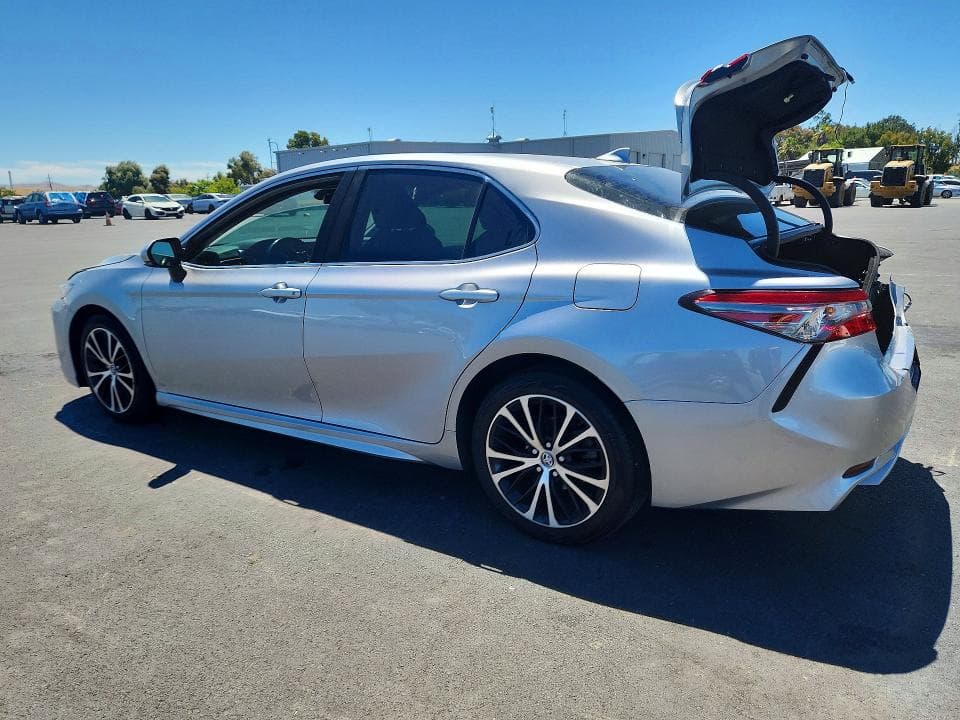 2019 TOYOTA CAMRY LE 2