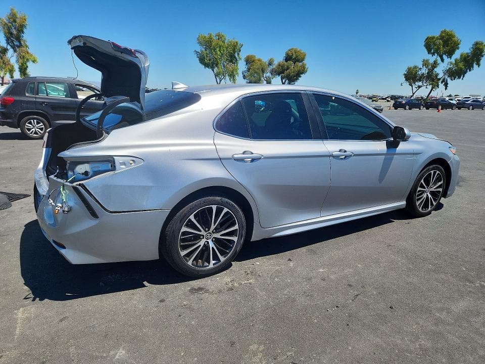 2019 TOYOTA CAMRY LE 3