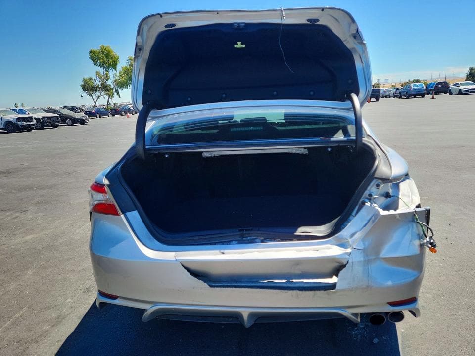 2019 TOYOTA CAMRY LE 6
