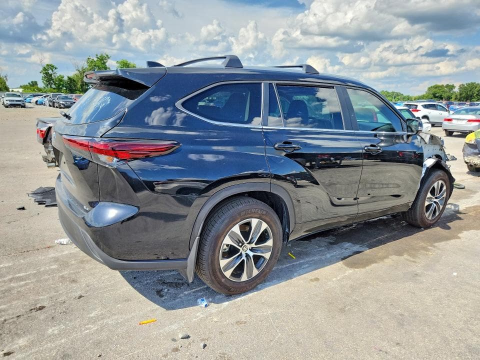 2025 TOYOTA HIGHLANDER XLE XLE 3