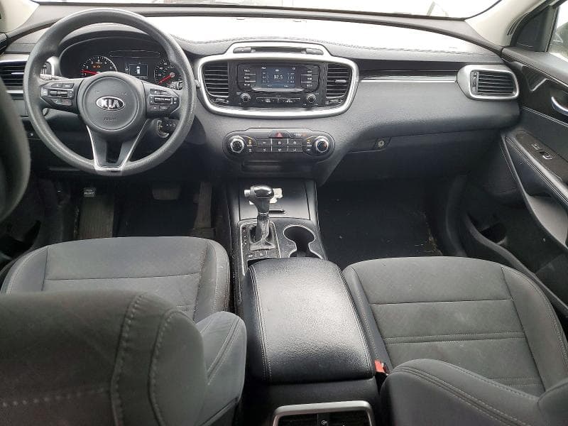 2017 KIA SORENTO LX V6 8
