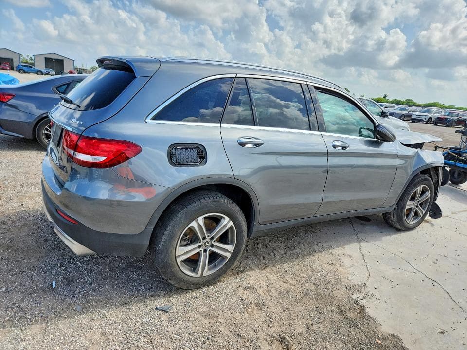 2019 MERCEDES-BENZ GLC 300 4MATIC 3
