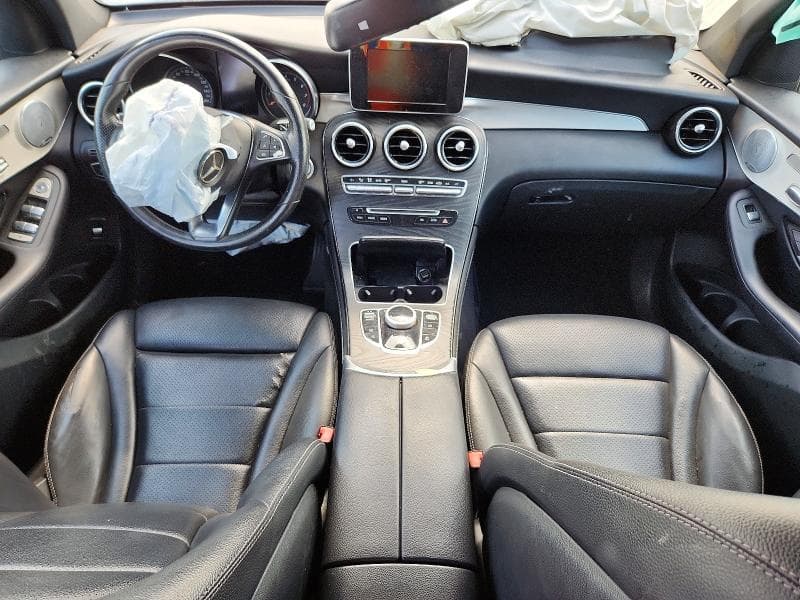 2019 MERCEDES-BENZ GLC 300 4MATIC 8