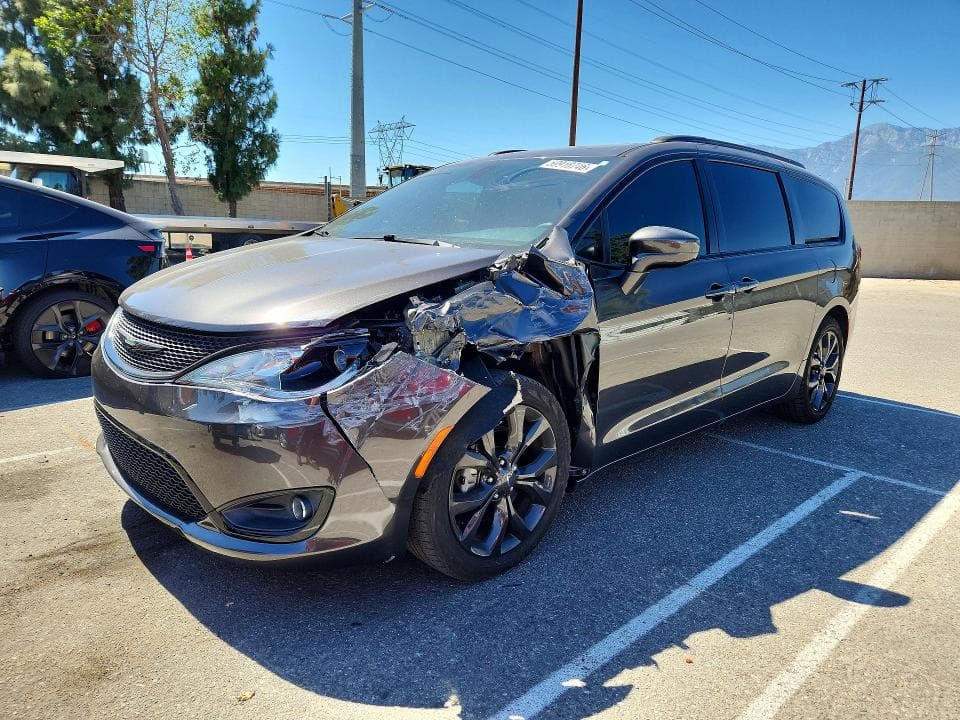 2020 CHRYSLER PACIFICA TOURING L - 1