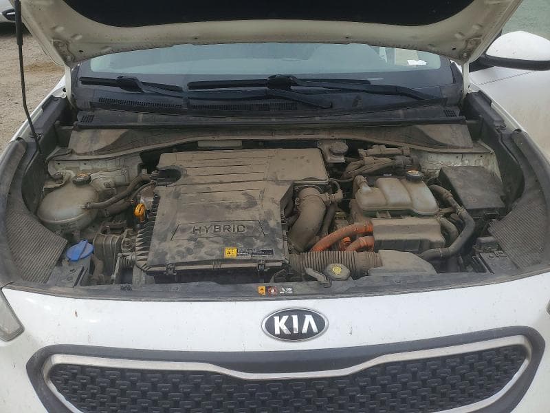 2018 KIA NIRO LX 11