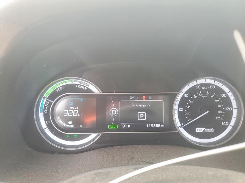 2018 KIA NIRO LX 9