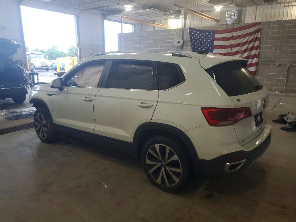 2022 VOLKSWAGEN TAOS SE 2