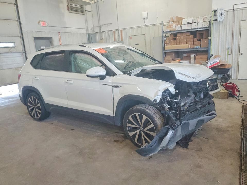 2022 VOLKSWAGEN TAOS SE 4