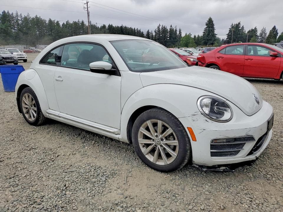 2017 VOLKSWAGEN BEETLE SE 4