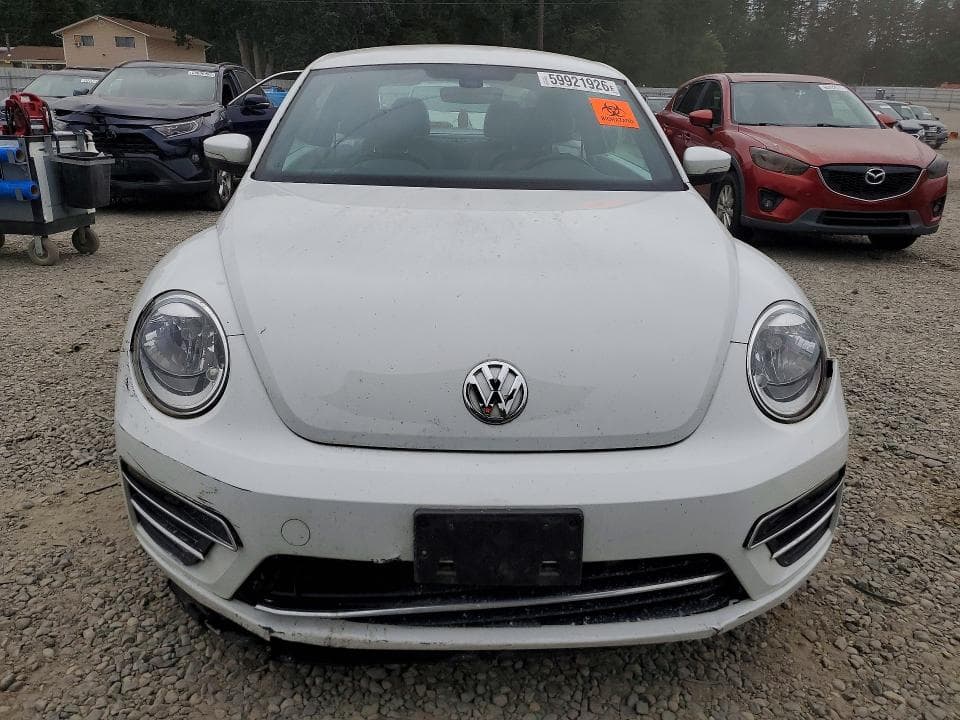 2017 VOLKSWAGEN BEETLE SE 5