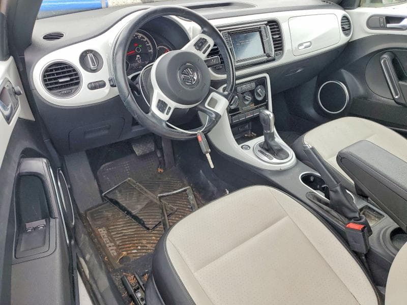 2017 VOLKSWAGEN BEETLE SE 8