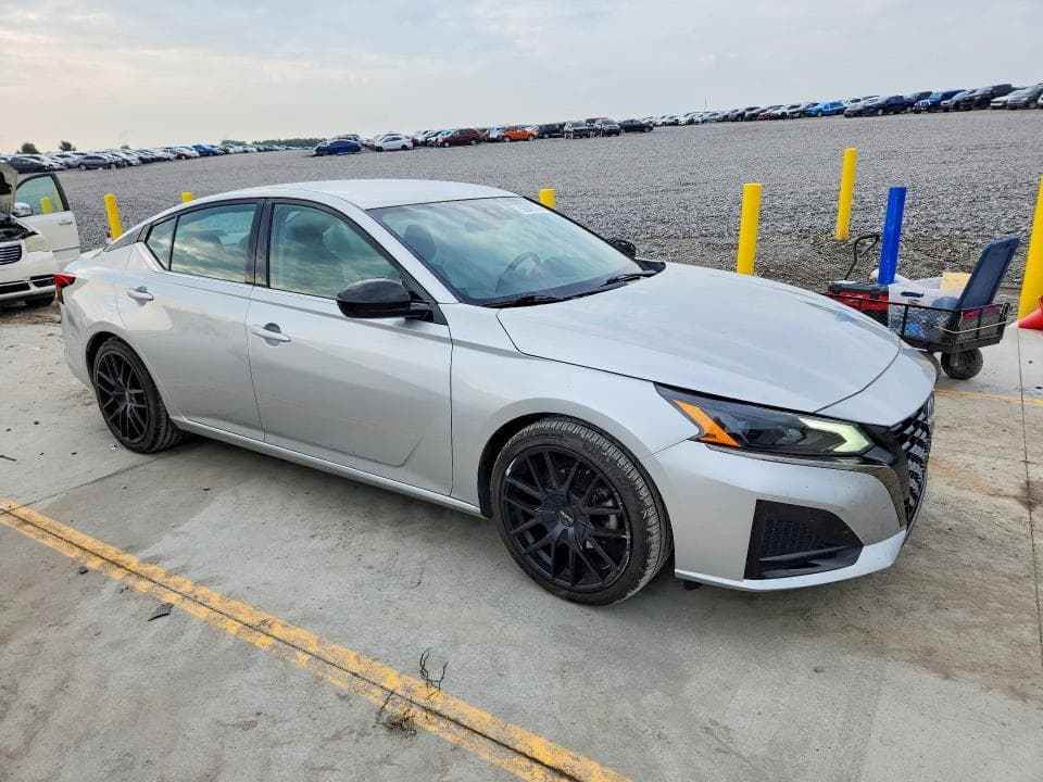 2024 NISSAN ALTIMA SR 4