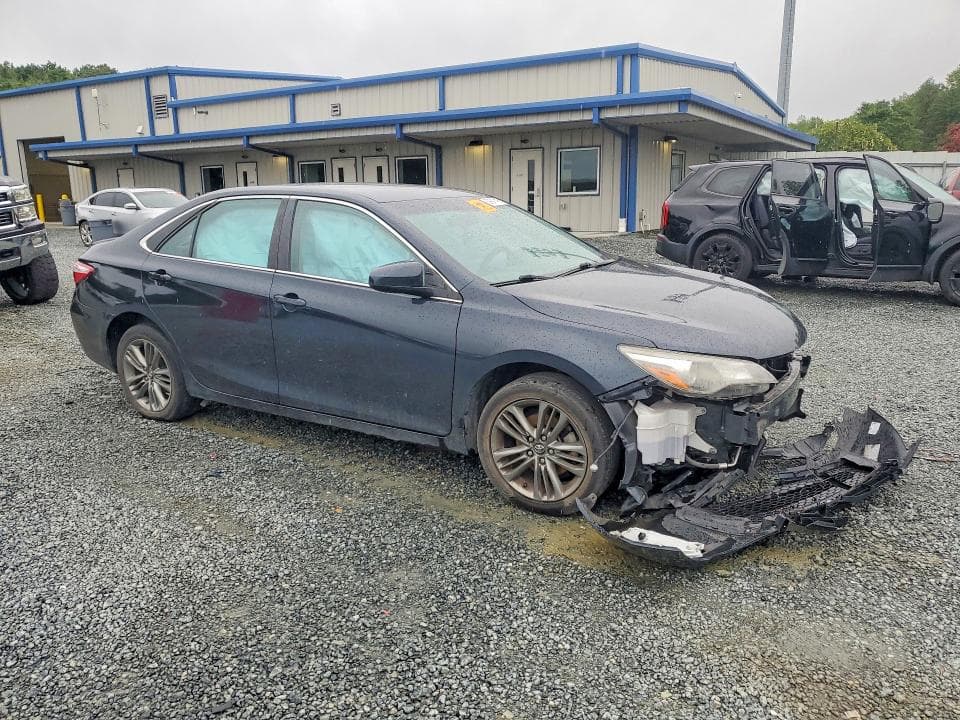 2017 TOYOTA CAMRY SE SE 4