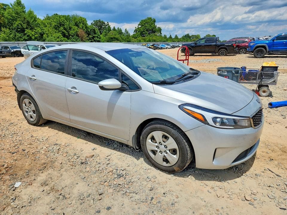 2017 KIA FORTE LX 4