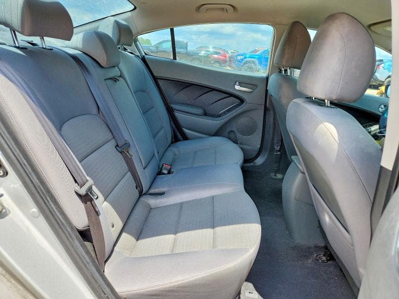 2017 KIA FORTE LX 10