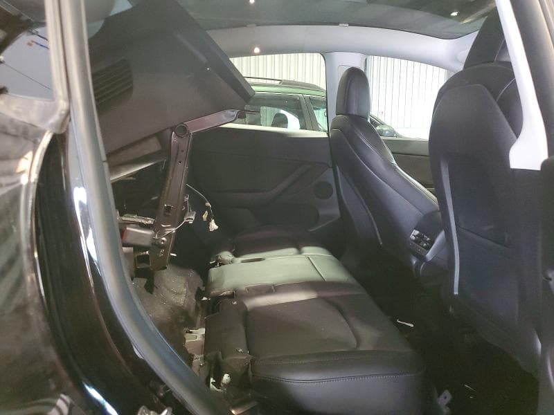 2021 TESLA MODEL Y 10